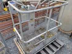 JLG Man basket