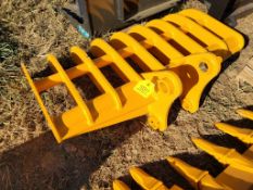Future Cat305 Excavator Rake 'NEW'