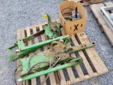 Sauermann John Deere Hitch