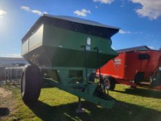 Unverferth 7000 Grain Cart