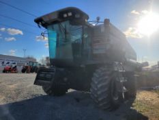 Gleaner R62 Combine 'Runs & Operates - NO Guarantee'
