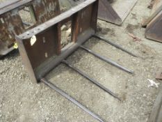 4 Prong Bale Forks