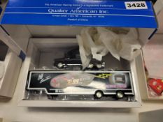 Quaker American Truck with Van Trailer