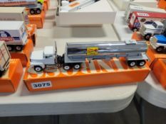 Winross Truck with Van Trailer