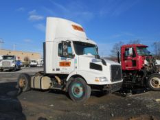 2016 Volvo VNM200 Day Cab Parts Truck