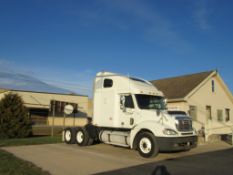 2003 Freightliner Columbia Sleeper Truck