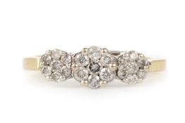 DIAMOND CLUSTER RING,