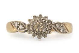 DIAMOND CLUSTER RING, EARLY 20TH CENTURY