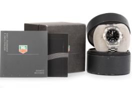 TAG HEUER AQUARACER, STAINLESS STEEL QUARTZ WRIST WATCH