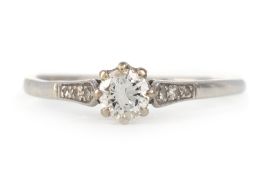 DIAMOND SOLITAIRE RING, 20TH CENTURY