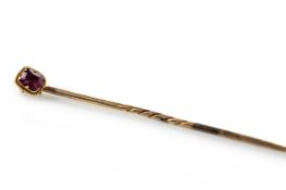 THREE VICTORIAN STICK PINS, LATE 19TH CENTURY