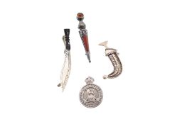 REGULAR ARMY RESERVE OFFICER'S SILVER LAPEL BADGE,