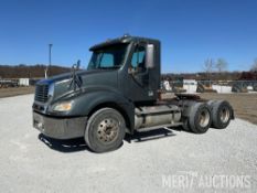 2004 Freightliner Columbia Conventional Day Cab Semi