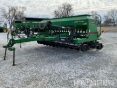 John Deere 1560 Grain Drill