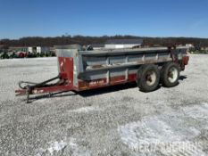 New Idea 3743 Manure Spreader