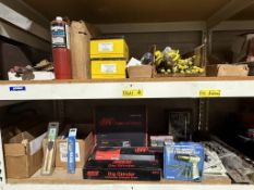 LOT CONSISTING OF ASSORTED ITEMS