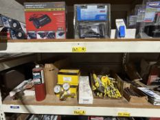 LOT CONSISTING OF ASSORTED ITEMS