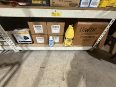 LOT CONSISTING OF ASSORTED ITEMS