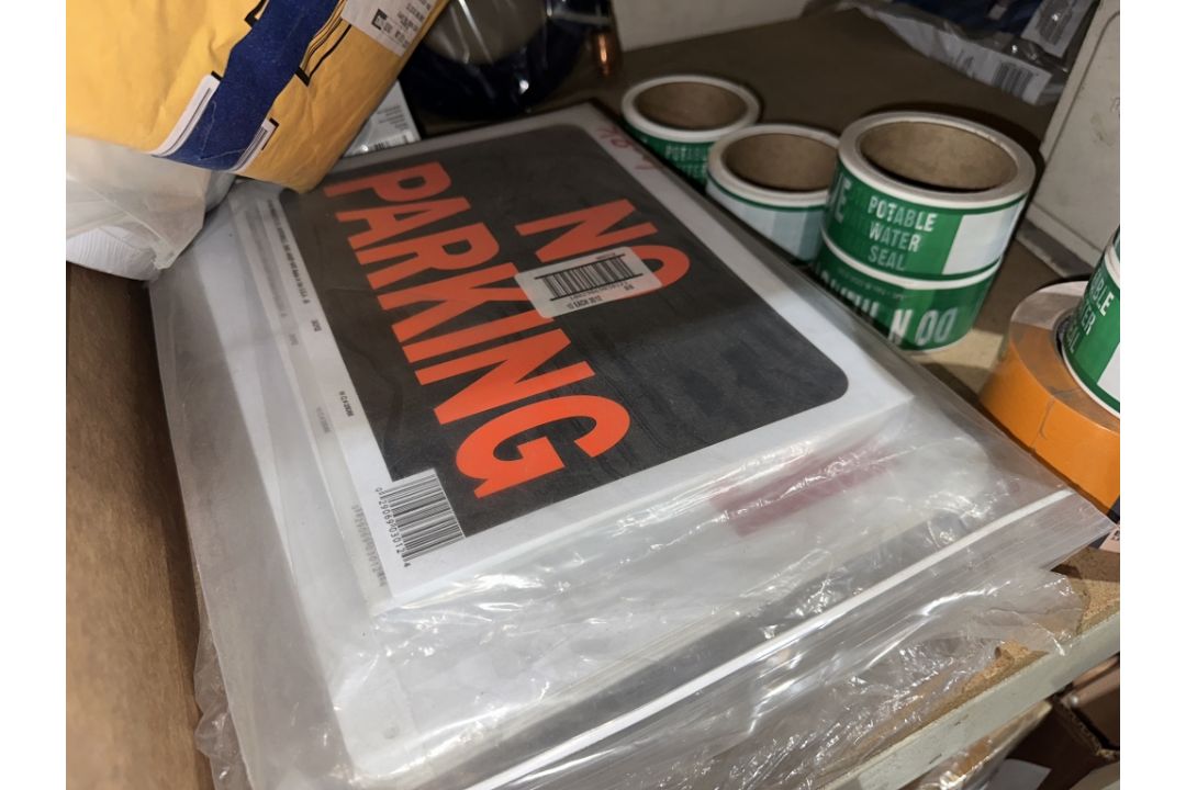 LOT CONSISTING OF ASSORTED ITEMS - Image 6 of 10