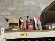 LOT CONSISTING OF ASSORTED ITEMS