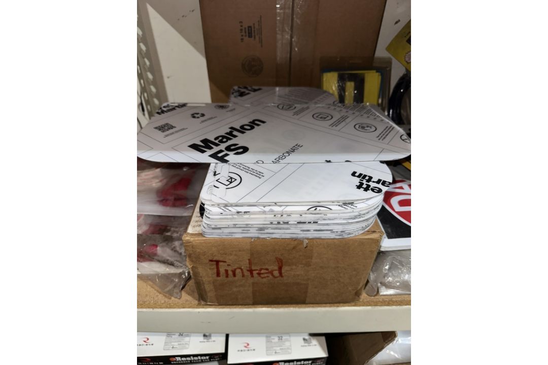 LOT CONSISTING OF ASSORTED ITEMS - Image 3 of 10