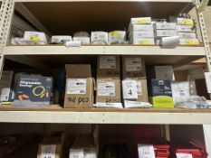 LOT CONSISTING OF ASSORTED ITEMS