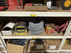 LOT CONSISTING OF ASSORTED ITEMS