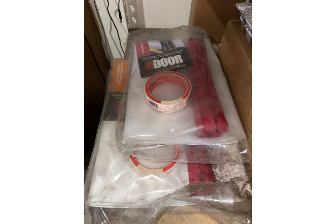 LOT CONSISTING OF ASSORTED ITEMS - Image 2 of 10