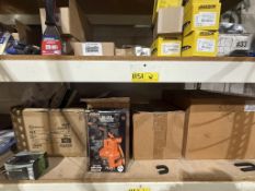 LOT CONSISTING OF ASSORTED ITEMS