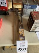 LOT CONSISTING OF ASSORTED ITEMS