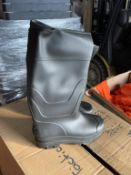 PAIRS OF PLAIN TOE PVC BOOTS SIZE 8