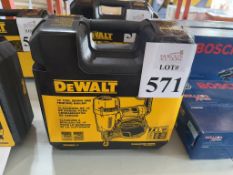 DEWALT 15 DEGREE COIL SIDING AND FENCING NAILER