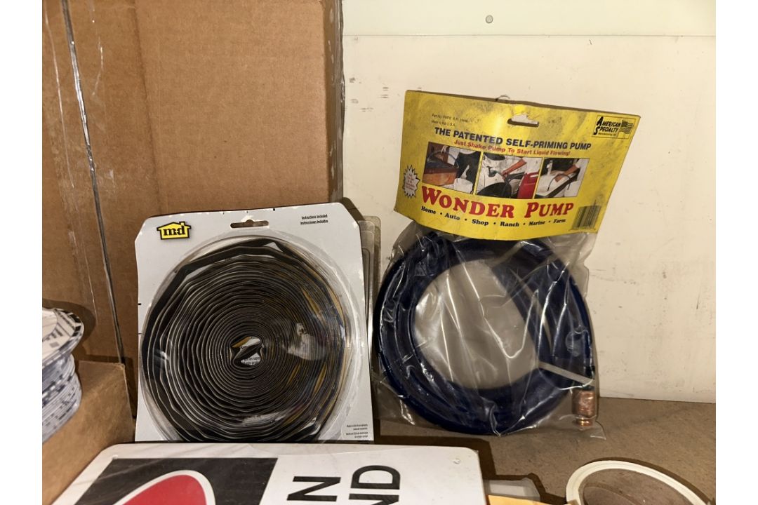 LOT CONSISTING OF ASSORTED ITEMS - Image 5 of 10