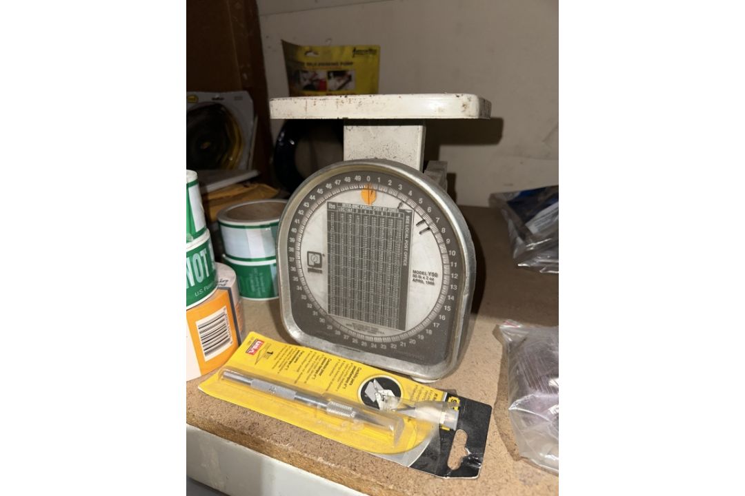 LOT CONSISTING OF ASSORTED ITEMS - Image 8 of 10