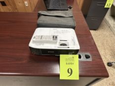 EPSON EX3260 PROJECTOR WITH REMOTE AND BAG