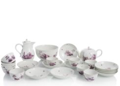 TEAPOT MILKPOT BOWL AND 10 CUPS AND SAUCERS
