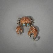 A CRAB SHAPED BROOCH