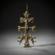 A SPANISH CARAVACA CROSS PENDANT