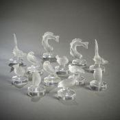 A SET OF 12 BIRD SHAPED PLACE CARD HOLDERS