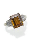 RING WITH COGNAC-COLOURED DIAMONDS