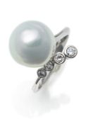 SOUTHSEA PEARL RING WITH DIAMONDS