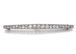 ART DÉCO BAR PIN WITH DIAMONDS