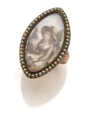 Classicist memory ring