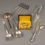 A MIXED LOT OF SERVERS AND SPOONS
