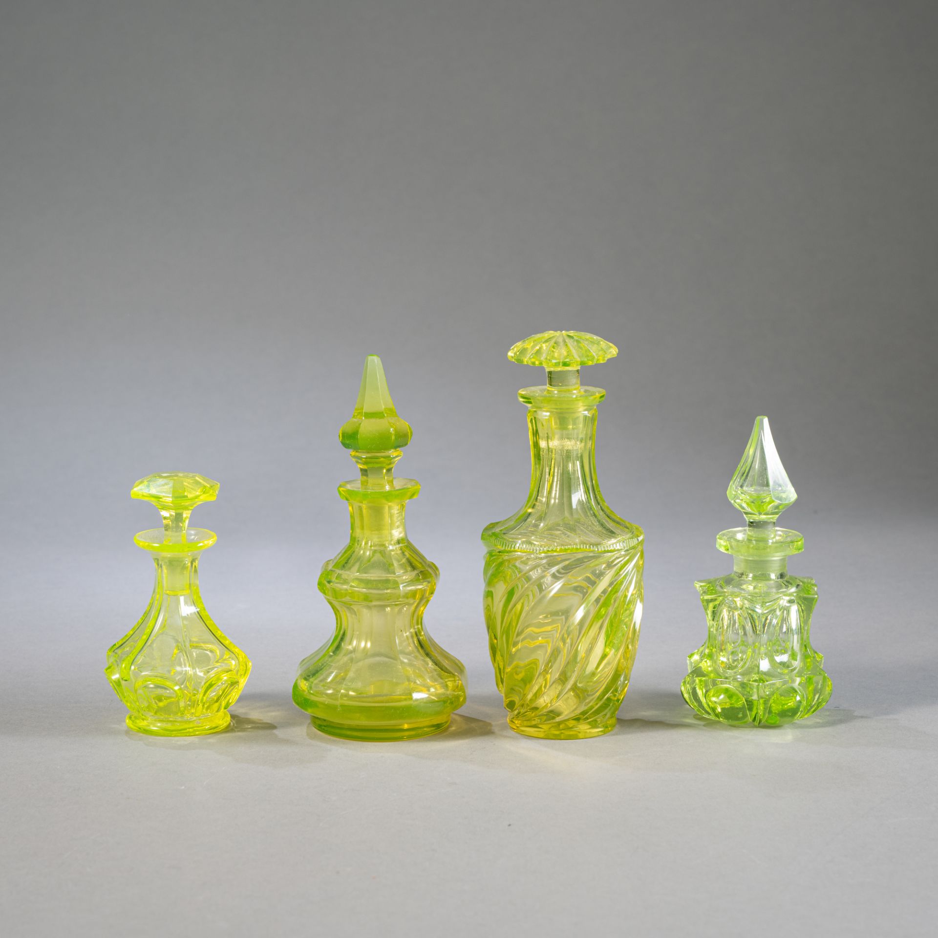 Sechs Glas-Flakons - Bild 3 aus 5