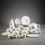 A MIXED LOT OF FLORAL PAINTED PORCELAIN