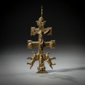 A SPANISH CARAVACA CROSS PENDANT