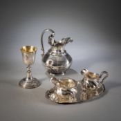 A MIXED LOT OF SILVER ITEMS