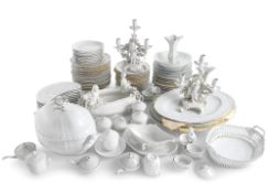 EXTENSIVE KPM  DINING SERVICE