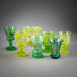 6 Gläser und Aufsatzschale